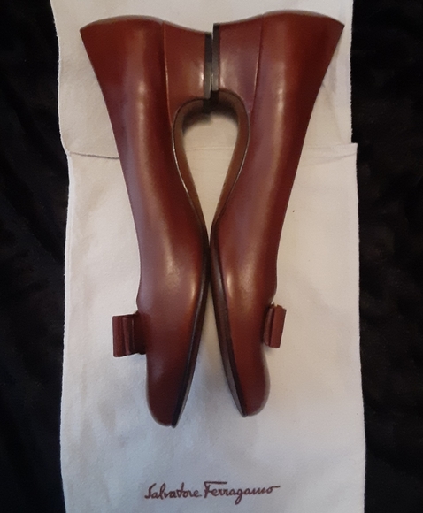 SALVATORE FERRAGAMO PUMPS 👠 - Picture 8 of 13